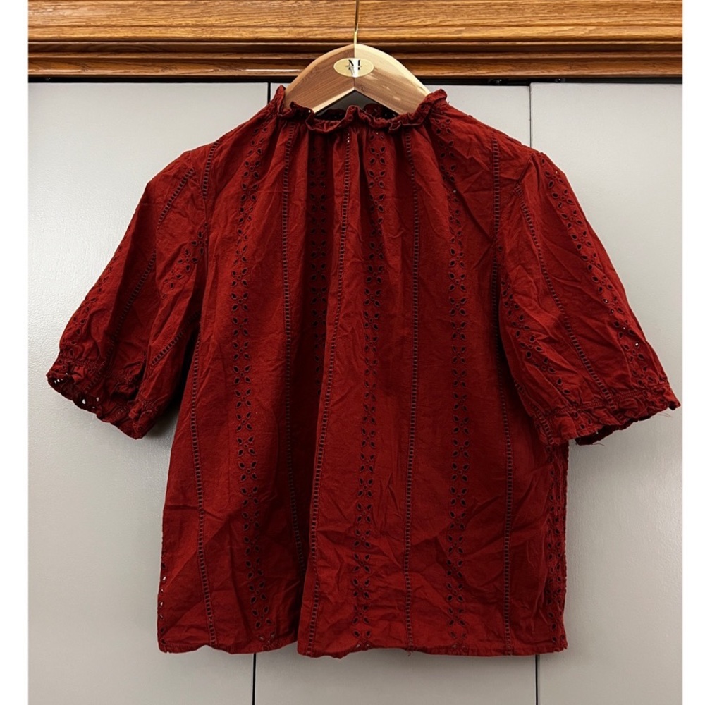 Universal Thread small dark red cropped eyelet blouse
